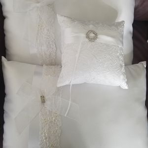 Wedding Kneeling Pillows and Wedding Ring Pillow